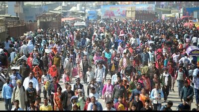 Devotee rush at the Mahakumbh. (HT Photo)