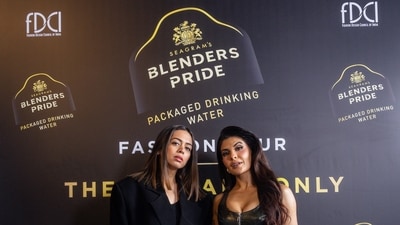 Designer Kanika Goyal and showstopper Jacqueliene Fernandez (Photo: HTCS)