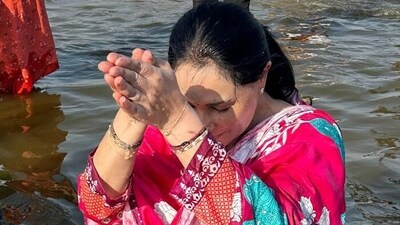 Mahakumbh mela: Rajasthan Deputy Chief Minister Diya Kumari offers prayers at Triveni Sangam during the ongoing 'MahaKumbh', in Prayagraj on Sunday. (ANI) Mahakumbh mela: Rajasthan Deputy Chief Minister Diya Kumari offers prayers at Triveni Sangam during the ongoing 'MahaKumbh', in Prayagraj on Sunday. (ANI)