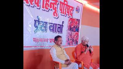 President of Vishwa Hindu Parishad Alok Kumar briefing media persons at VHP’s camp in the Mela area on Sunday. President of Vishwa Hindu Parishad Alok Kumar briefing media persons at VHP’s camp in the Mela area on Sunday.