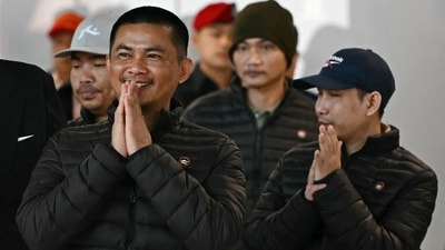 Freed Thai nationals return to Thailand at Bangkok's Suvarnabhumi Airport on Sunday. (AFP) Freed Thai nationals return to Thailand at Bangkok's Suvarnabhumi Airport on Sunday. (AFP)