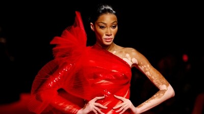 Winnie Harlow presents a creation from Christian Siriano during New York Fashion Week Fall-Winter 2025 in New York City, U.S., February 6, 2025. REUTERS/Shannon Stapleton       TPX IMAGES OF THE DAY (REUTERS)