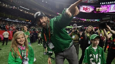 Philadelphia Eagles v Kansas City Chiefs: Actor Bradley Cooper and daughter Lea De Seine before the game. (REUTERS)