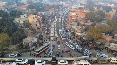 Prayagraj: Traffic congestion on the Prayagraj-Lucknow and Prayagraj-Pratapgarh highways during ongoing Maha Kumbh Mela, in Prayagraj on Thursday. (PTI) Prayagraj: Traffic congestion on the Prayagraj-Lucknow and Prayagraj-Pratapgarh highways during ongoing Maha Kumbh Mela, in Prayagraj on Thursday. (PTI)