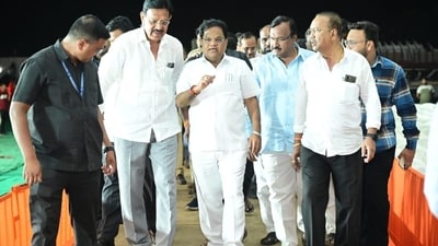 File Photo: Ex-Maharashtra minister Tanaji Sawant (middle) File Photo: Ex-Maharashtra minister Tanaji Sawant (middle)