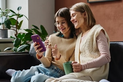 Parents shouldn't view phones as enemy. (Shutterstock) Parents shouldn't view phones as enemy. (Shutterstock)
