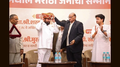 Pawar has never bowled me a googly, says Shinde Pawar has never bowled me a googly, says Shinde