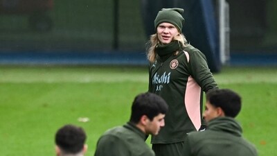 Manchester City's Norwegian striker #09 Erling Haaland (rear C) takes part in a training session at Manchester City's training ground in Manchester, north-west England, on February 10, 2025, on the eve of their UEFA Champions League football match against Real Madrid. (Photo by Paul ELLIS / AFP) (AFP) Manchester City's Norwegian striker #09 Erling Haaland (rear C) takes part in a training session at Manchester City's training ground in Manchester, north-west England, on February 10, 2025, on the eve of their UEFA Champions League football match against Real Madrid. (Photo by Paul ELLIS / AFP) (AFP)