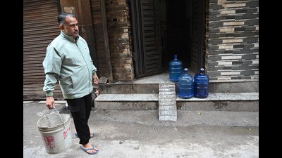 New Delhi, India - Jan. 17, 2025: People buying water from market in Kapashera Village, Bijwasan Assembly in New Delhi, India, on Friday, January 17, 2025. (Photo by Ajay Aggarwal/ Hindustan Times) To go with Karan’s story (Hindustan Times) New Delhi, India - Jan. 17, 2025: People buying water from market in Kapashera Village, Bijwasan Assembly in New Delhi, India, on Friday, January 17, 2025. (Photo by Ajay Aggarwal/ Hindustan Times) To go with Karan’s story (Hindustan Times)