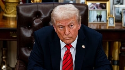US President Donald Trump signs executive order to pause enforcement of law that bars US businesses from bribing foreign officials (Photographer: Al Drago/Bloomberg) (Bloomberg)