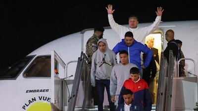 Venezuelan migrants deported from US arrive at Simon Bolivar international airport in Maiquetia, Venezuela on February 10, 2025. Venezuela sent two planes on February 10 to bring nearly 200 undocumented migrants back from the United States, saying it hoped for a "new beginning" in ties with Washington, which does not recognize Nicolas Maduro as the legitimate president. (AFP/Pedro MATTEY) Venezuelan migrants deported from US arrive at Simon Bolivar international airport in Maiquetia, Venezuela on February 10, 2025. Venezuela sent two planes on February 10 to bring nearly 200 undocumented migrants back from the United States, saying it hoped for a "new beginning" in ties with Washington, which does not recognize Nicolas Maduro as the legitimate president. (AFP/Pedro MATTEY)