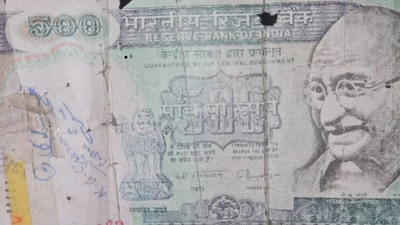 A man discovered a ₹500 note in his grandfather's belongings, thinking it was from the 1970s (Reddit/fcbmafaan) A man discovered a ₹500 note in his grandfather's belongings, thinking it was from the 1970s (Reddit/fcbmafaan)
