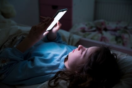 Excessive screen time is linked to stress, anxiety, and low mood, which may contribute to heart problems. (Shutterstock) Excessive screen time is linked to stress, anxiety, and low mood, which may contribute to heart problems. (Shutterstock)
