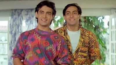 Andaz Apna Apna also featured Raveena Tandon and Karisma Kapoor. Andaz Apna Apna also featured Raveena Tandon and Karisma Kapoor.
