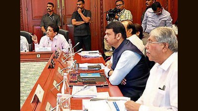 CM Fadnavis who chaired the meeting emphasised the use of modern technology in the project and instructed officials to submit a plan at the earliest. (HT PHOTO) CM Fadnavis who chaired the meeting emphasised the use of modern technology in the project and instructed officials to submit a plan at the earliest. (HT PHOTO)