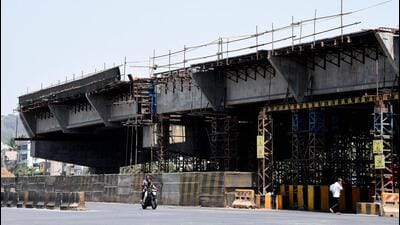Monitors must be installed at all public and private construction sites, said MPCB. (Hindustan Times) Monitors must be installed at all public and private construction sites, said MPCB. (Hindustan Times)