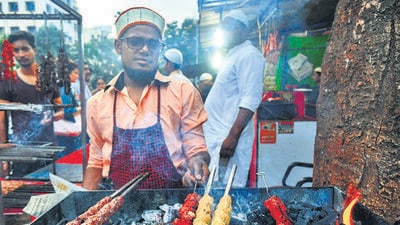 Mumbai, India - May 13, 2019: Foods at stalls installed to serve people during Ramzan in Mumbai, India, on Monday, May 13, 2019. (Photo by Shashi S Kashyap/ HT PHOTO) (HT PHOTO) Mumbai, India - May 13, 2019: Foods at stalls installed to serve people during Ramzan in Mumbai, India, on Monday, May 13, 2019. (Photo by Shashi S Kashyap/ HT PHOTO) (HT PHOTO)