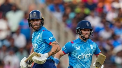 Ben Duckett batted with a groin injury and that limited his running between the wickets. However, he ended up powering England off to a good start, smashing 34 in 22 balls. The opening stand between Duckett and Phil Salt produced 60 runs in just 6.2 overs. (PTI) Ben Duckett batted with a groin injury and that limited his running between the wickets. However, he ended up powering England off to a good start, smashing 34 in 22 balls. The opening stand between Duckett and Phil Salt produced 60 runs in just 6.2 overs. (PTI)
