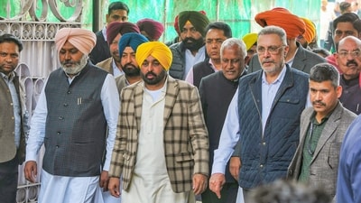 BJP National Spokesperson RP Singh claimed Wednesday that everything was not well in the state led by Chief Minister Bhagwant Mann, where there is a protest against AAP convener Arvind Kejriwal, particularly after he lost the most recent Delhi Assembly election, following his meeting with his party leaders from Punjab the previous day. (ANI)