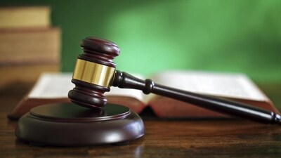 According to the court, dancing while wearing skimpy clothes is not a crime, even if such is performed in public. (HT )