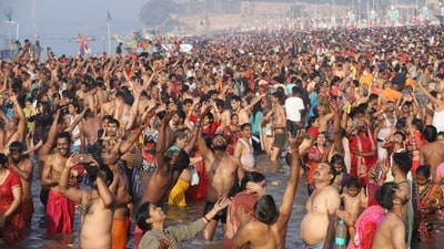 Nearly 1.60 crore people took a dip at Triveni Sangam till 12 pm on Wednesday on the occasion of Maghi Purnima during the Maha Kumbh mela. (HT) Nearly 1.60 crore people took a dip at Triveni Sangam till 12 pm on Wednesday on the occasion of Maghi Purnima during the Maha Kumbh mela. (HT)