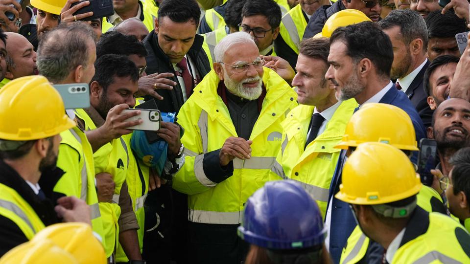 French President Emmanuel Macron (L) and Indian Prime Minister Narendra Modi (R) visit the ITER (International Thermonuclear Experimental Reactor) in Saint-Paul-les-Durance, near Marseille southern France (AFP) French President Emmanuel Macron (L) and Indian Prime Minister Narendra Modi (R) visit the ITER (International Thermonuclear Experimental Reactor) in Saint-Paul-les-Durance, near Marseille southern France (AFP)