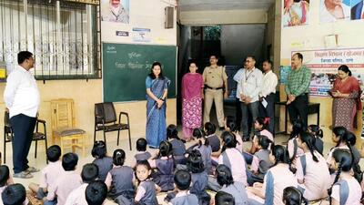 HTUlhasnagar Municipal Corporation (UMC) commissioner Manisha Awhale visited municipal school numbers eight, 23 and 29 on Thursday.