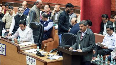 MCD commissioner Ashwani Kumar tables the revised Budget Estimates 2024-25 and Budget Estimates 2025-26 at Civic Center in New Delhi on Thursday. (ANI) MCD commissioner Ashwani Kumar tables the revised Budget Estimates 2024-25 and Budget Estimates 2025-26 at Civic Center in New Delhi on Thursday. (ANI)