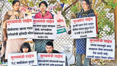 Mumbai, India - Feb. 13, 2025:Suman Londhe along with her family members, protesting against caste violence at Azad Maidan in Mumbai, India, on Thursday, February 13, 2025. (Photo by Anshuman Poyrekar/ Hindustan Times) (Hindustan Times) Mumbai, India - Feb. 13, 2025:Suman Londhe along with her family members, protesting against caste violence at Azad Maidan in Mumbai, India, on Thursday, February 13, 2025. (Photo by Anshuman Poyrekar/ Hindustan Times) (Hindustan Times)