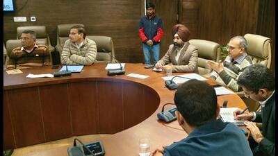 Municipal Corporation of Gurugram (MCG) officials at a meeting in the city on Thursday. (HT PHOTO) Municipal Corporation of Gurugram (MCG) officials at a meeting in the city on Thursday. (HT PHOTO)