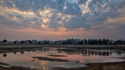 (Representative image) The woman's father claimed his two-wheeler lost control while riding with his daughter on Tuesday, causing them to fall into a lake in the Hebbagodi area. (PTI file) (Representative image) The woman's father claimed his two-wheeler lost control while riding with his daughter on Tuesday, causing them to fall into a lake in the Hebbagodi area. (PTI file)