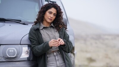 Regena Cassandra in a still from Vidaamuyarchi. Regena Cassandra in a still from Vidaamuyarchi.