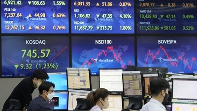 Asian stock markets followed Wall Street lower on Thursday after the Federal Reserve delivered another big interest rate hike to cool galloping inflation and raised its outlook for more. (AP Photo/Ahn Young-joon) Asian stock markets followed Wall Street lower on Thursday after the Federal Reserve delivered another big interest rate hike to cool galloping inflation and raised its outlook for more. (AP Photo/Ahn Young-joon)