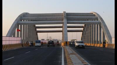The Hanging Arch Bridge, spanning 76 metres over Kukrail Nala, is the first of its kind in India. (HT Photo/Deepak Gupta) The Hanging Arch Bridge, spanning 76 metres over Kukrail Nala, is the first of its kind in India. (HT Photo/Deepak Gupta)