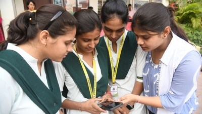 On this teaching journey, I found some common mistakes that many students make while writing the answers in the science exam. I have highlighted these mistakes and shared some simple but effective tips. (Santosh Kumar/HT File ) On this teaching journey, I found some common mistakes that many students make while writing the answers in the science exam. I have highlighted these mistakes and shared some simple but effective tips. (Santosh Kumar/HT File )