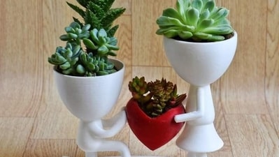 Want to Wow Your Valentine? Here Are The Best And Most Romantic Valentine’s Gifts (That Aren’t Just Chocolates!) (Image by Carmen Cateriano) Want to Wow Your Valentine? Here Are The Best And Most Romantic Valentine’s Gifts (That Aren’t Just Chocolates!) (Image by Carmen Cateriano)