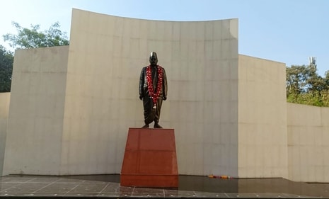 A statue of  RSS founder Keshav Baliram Hedgewar at the organsation's rebuilt office, Keshav Kunj, at Jhandewalan, in New Delhi. (PTI)