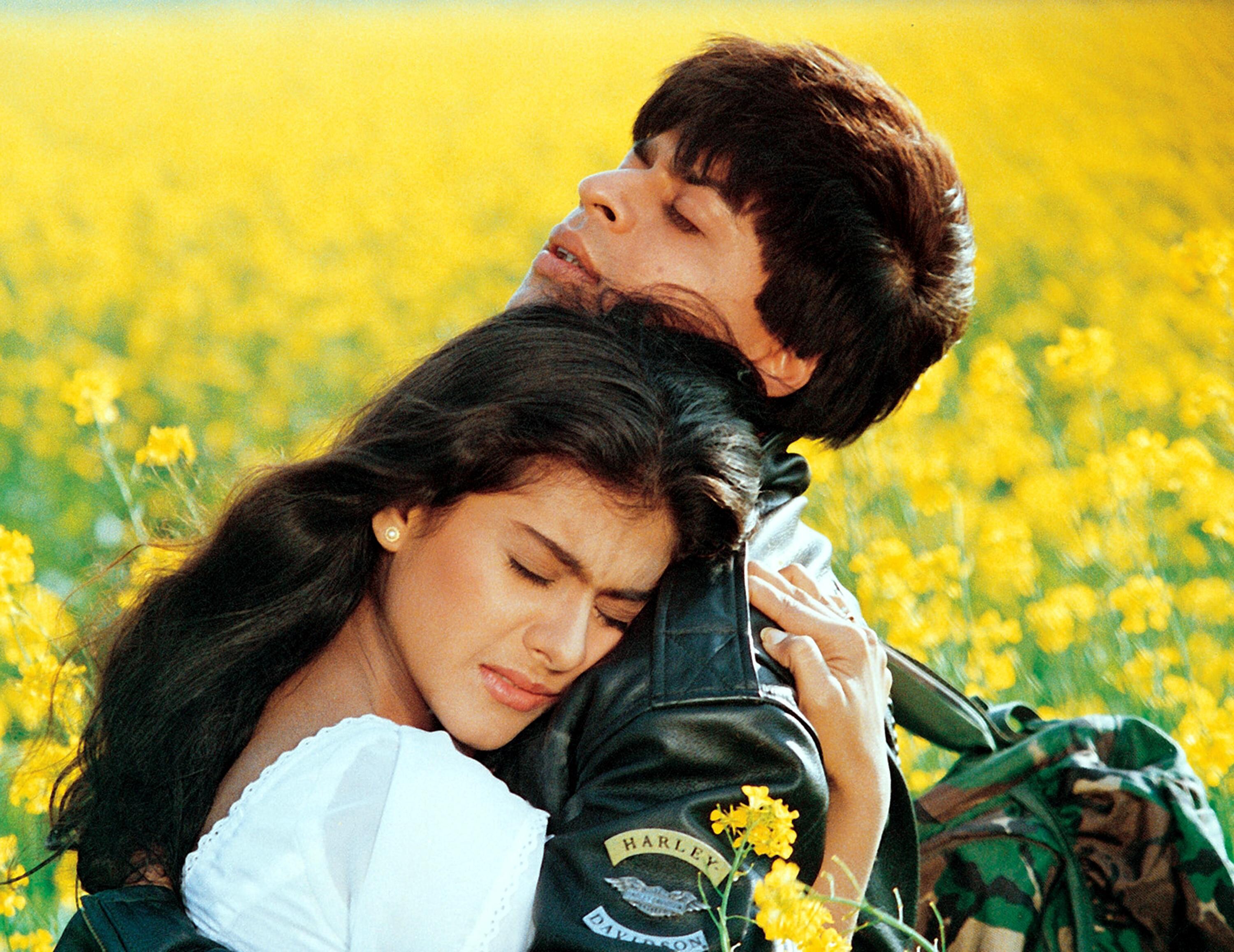 Kajol and Shah Rukh Khan in ‘Dilwale Dulhania le Jayenge’ (1995) (Film still)