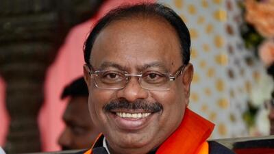BJP state chief asks Dhas, Munde to bury the hatchet BJP state chief asks Dhas, Munde to bury the hatchet