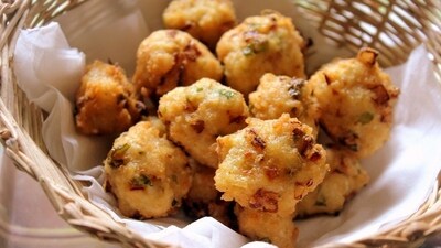 You have to try this bhaat bhajiya recipe! All you need is 15 minutes You have to try this bhaat bhajiya recipe! All you need is 15 minutes