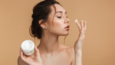 Try the right night cream for glowing skin without spending much. (Adobe Stock) Try the right night cream for glowing skin without spending much. (Adobe Stock)