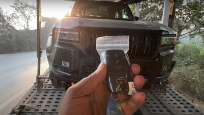 The vertical slats on the grille suggests that the version shown in the video on YouTube channel Pundit Help was the Prado VX variant. (YouTube/Pandit Help) The vertical slats on the grille suggests that the version shown in the video on YouTube channel Pundit Help was the Prado VX variant. (YouTube/Pandit Help)