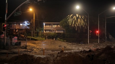 Mud lies on a street, following a mudslide, in Malibu, Los Angeles, California, U.S., February 13, 2025. REUTERS/Daniel Cole (REUTERS)