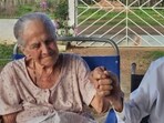  They raised 13 children, who later expanded their lineage to 55 grandchildren, 54 great-grandchildren, and 12 great-great-grandchildren.