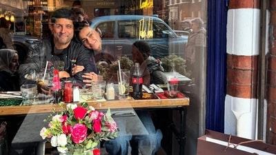 Shibani Dandekar shared pictures and videos with Farhan Akhtar on Instagram. She wrote, "V day love dump @faroutakhtar."&nbsp; 