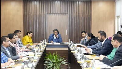 Congress MP Manish Tewari during the governing body meeting of the Rogi Kalyan Samiti in Chandigarh on Saturday. (HT Photo) Congress MP Manish Tewari during the governing body meeting of the Rogi Kalyan Samiti in Chandigarh on Saturday. (HT Photo)