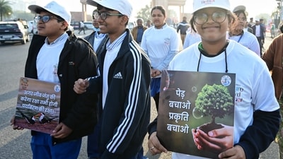 Students taking part in the Walkathon in Lucknow (Deepak Gupta/HT)