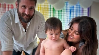 Ileana D'Cruz confirms second pregnancy with husband Michael Dolan. Ileana D'Cruz confirms second pregnancy with husband Michael Dolan.