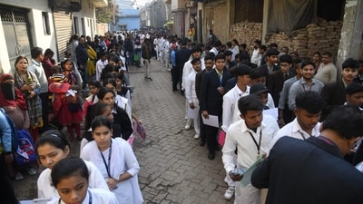 CBSE Board Class 10 examination begins today. Appearing students outside St. Dominic Savio's High School Danapur in Patna. (Santosh Kumar ) CBSE Board Class 10 examination begins today. Appearing students outside St. Dominic Savio's High School Danapur in Patna. (Santosh Kumar )