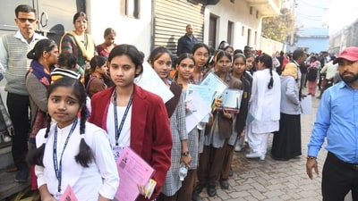 Students with their admit card of CBSE Class 10 board exam outside St. Dominic Savio's High School Danapur in Patna. (Santosh Kumar ) Students with their admit card of CBSE Class 10 board exam outside St. Dominic Savio's High School Danapur in Patna. (Santosh Kumar )